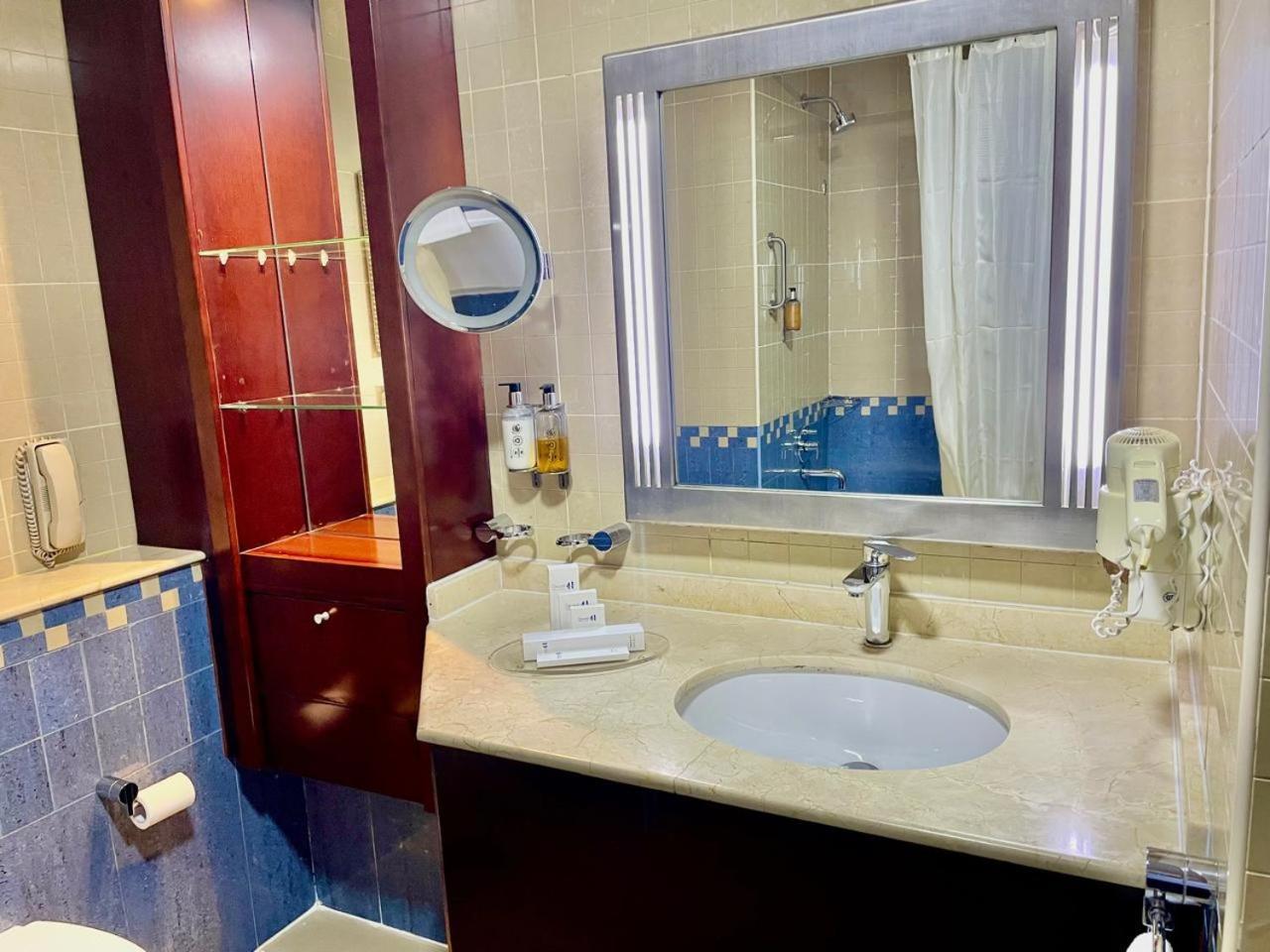 Sunday Fujairah Bay Formerly Concorde Hotel 5*